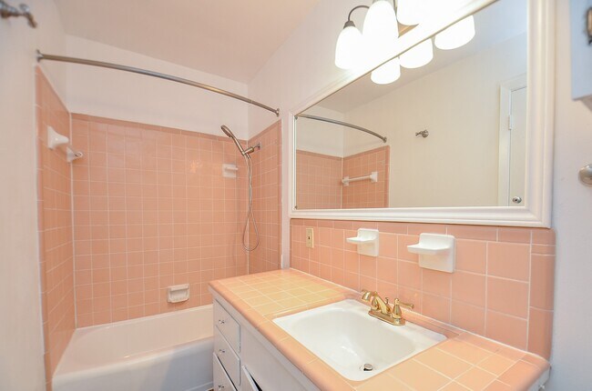 Building Photo - 8810 Ilona Ln