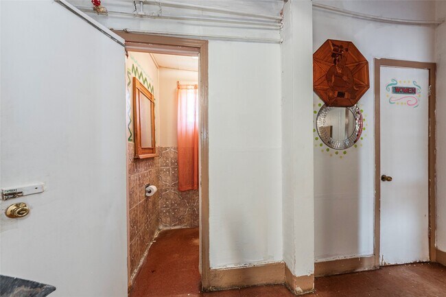Building Photo - 1309 1st St