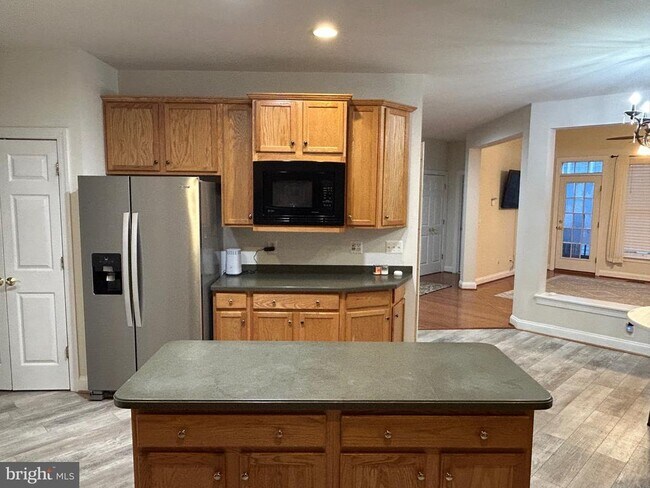 Building Photo - 5658 Lierman Cir