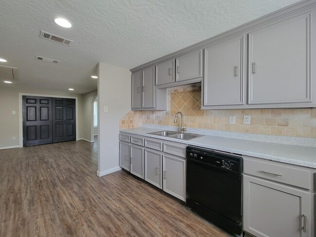 Building Photo - 3416 Europa St