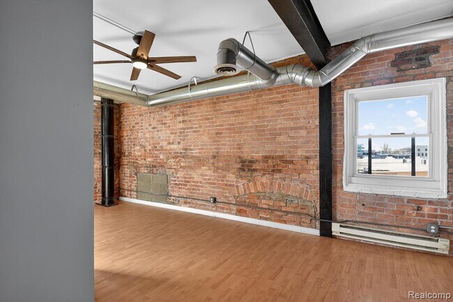 Building Photo - 1104 4th St