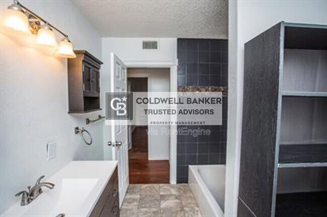 Building Photo - 1602 Avenue X