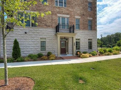 Building Photo - 3910 Village Commons Walk