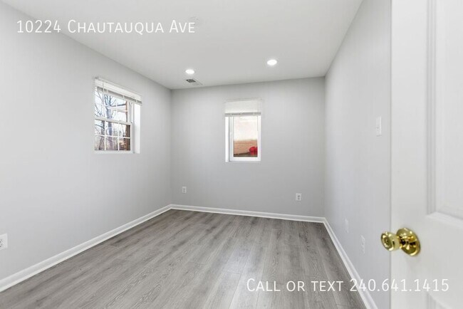 Building Photo - 10224 Chautauqua Ave