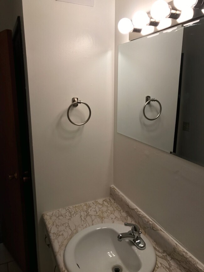 Building Photo - 4728 Seward St