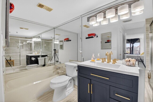 Building Photo - 7129 Promenade Dr