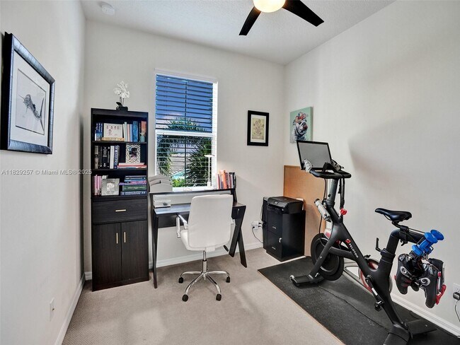 Building Photo - 1144 S Community Dr