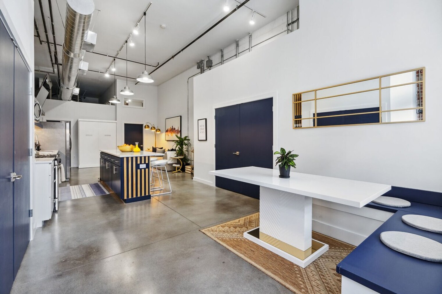Building Photo - 837 Camp St