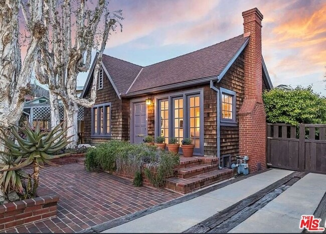 Primary Photo - 1608 Courtney Ave