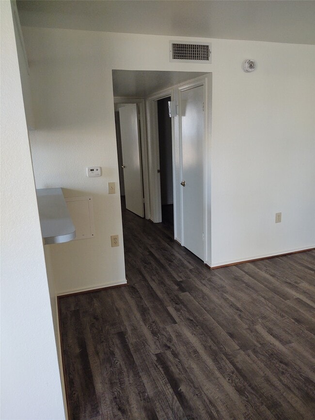 Building Photo - 716 Gardner Dr