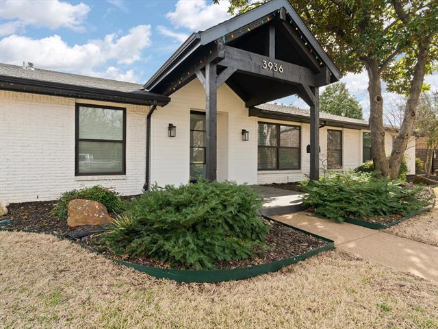 Building Photo - 3936 Cedar Bayou Dr