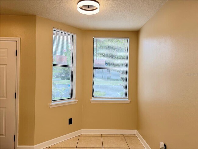 Building Photo - 4125 S Lake Orlando Pkwy