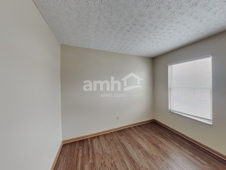 Building Photo - 6647 Hilmar Dr