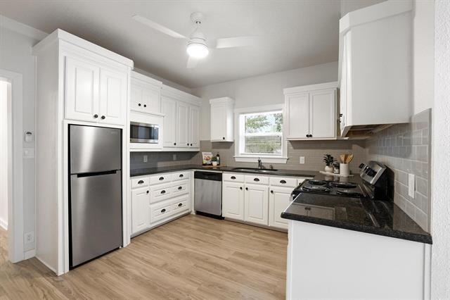 Building Photo - 537 E Sears St