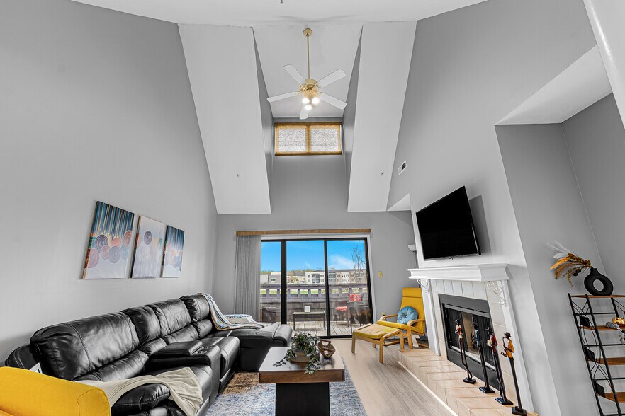 Building Photo - Room in Condo on J M Keynes Dr