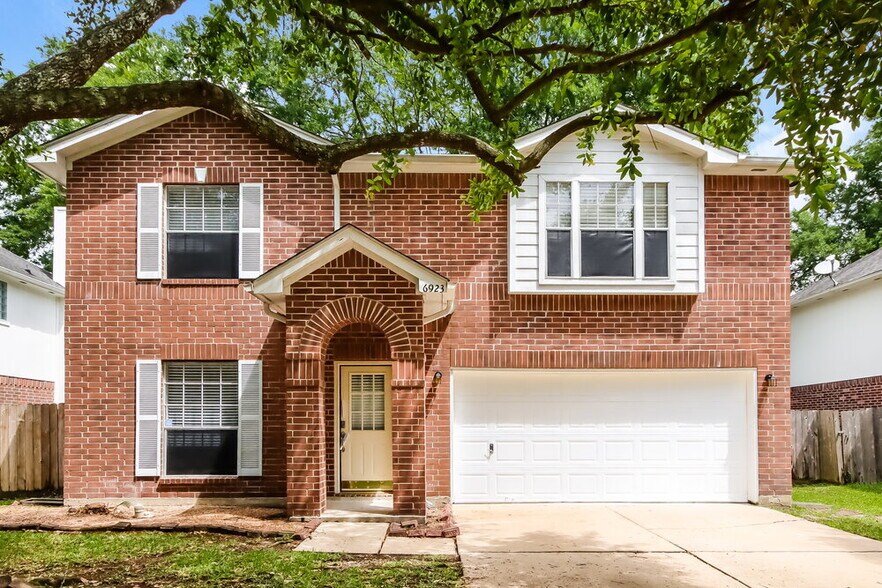 Primary Photo - 6923 Echo Pines Dr