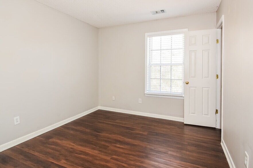 Building Photo - 1152 Dunedin Trail