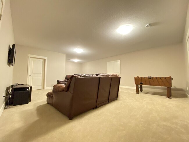 Building Photo - 6387 Paint Dr