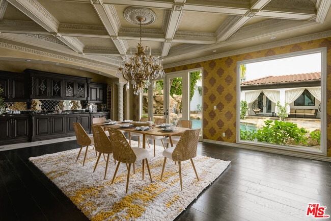 Building Photo - 4705 Los Feliz Blvd