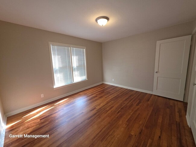 Building Photo - 3/2 Remodeled Home in Lampasas