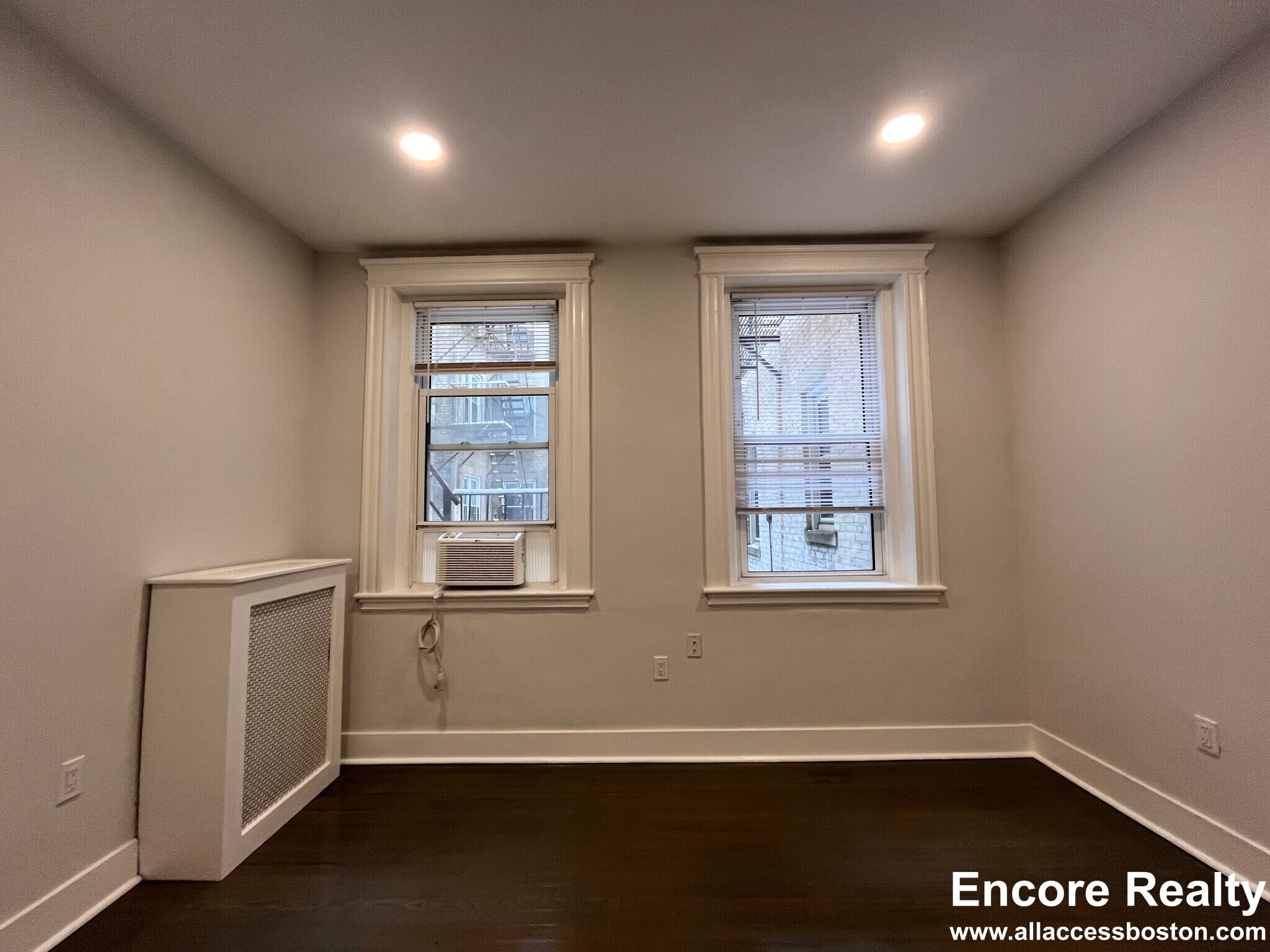 Building Photo - 110 Park St