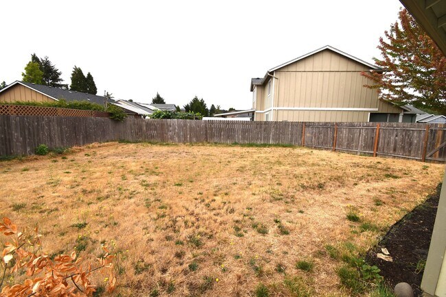 Building Photo - 1043 Fuji Ln