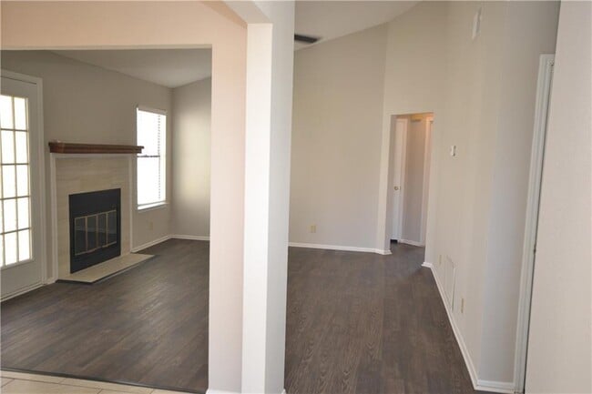 Building Photo - 1105 Green Valley Cove