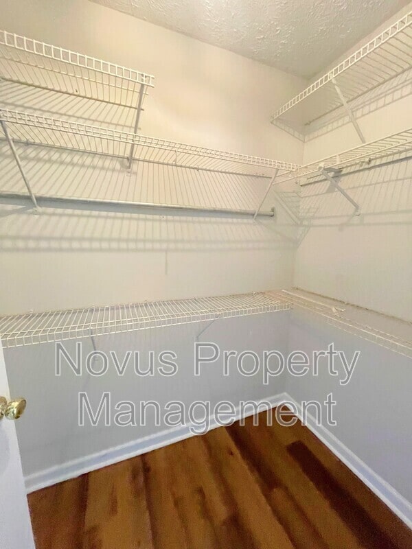 Building Photo - 135 Love St