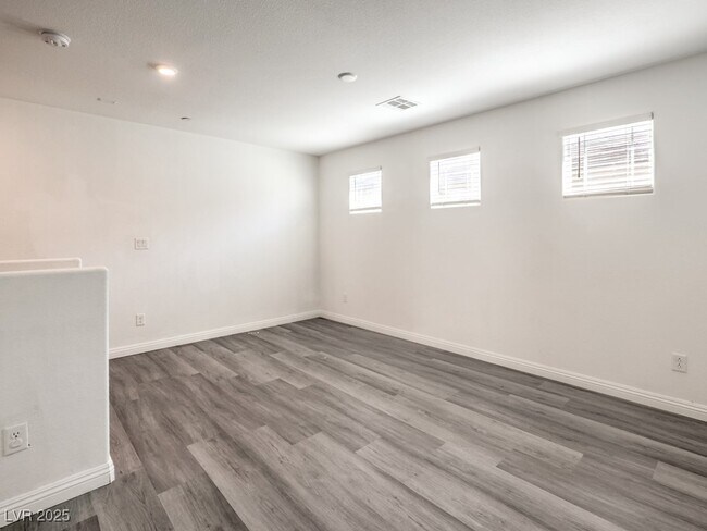 Building Photo - 6077 Castle Gardens Ave