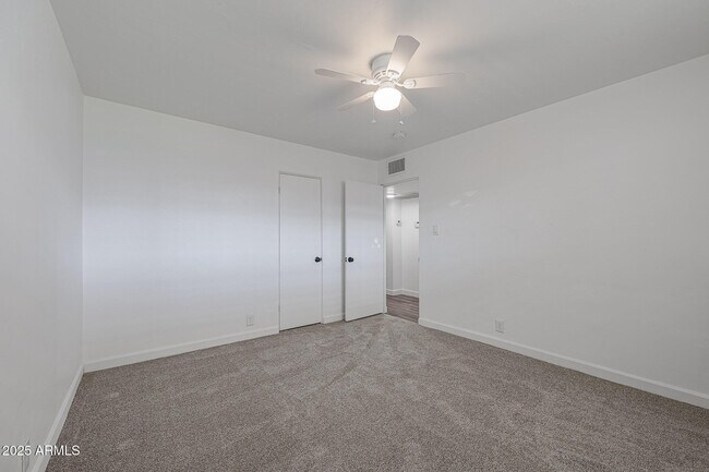 Building Photo - 4122 N 6th Ave