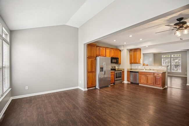 Building Photo - 7718 Porter House Dr