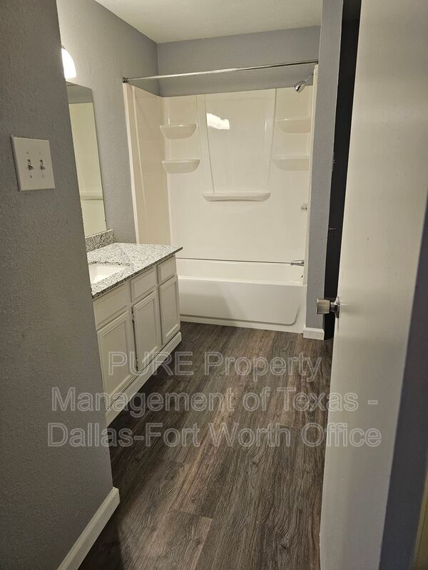 Building Photo - 814/103 Castleglen Drive