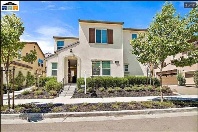 Building Photo - $3,690 - GORGEOUS 3 BEDROOM HOME IN EAST D...