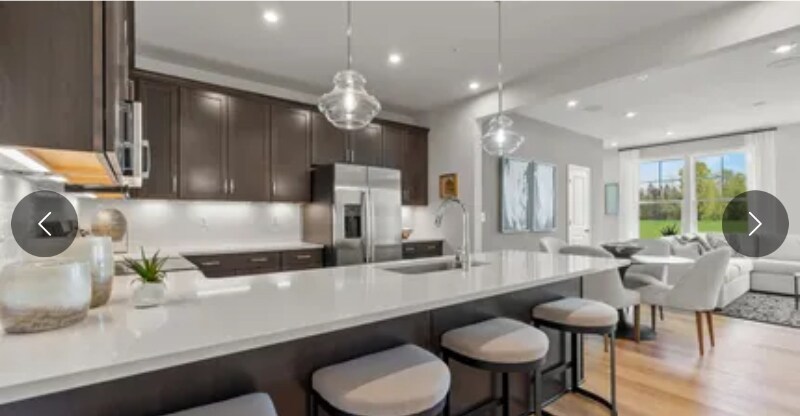 Building Photo - 658 b