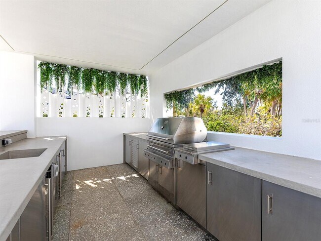 Building Photo - 7647 Sanderling Rd