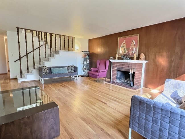 Building Photo - 6BD/3BA – Spacious West San Jose home near schools, shops, and commute routes