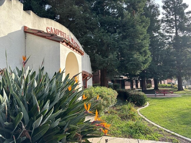 Building Photo - 116 S 1st St