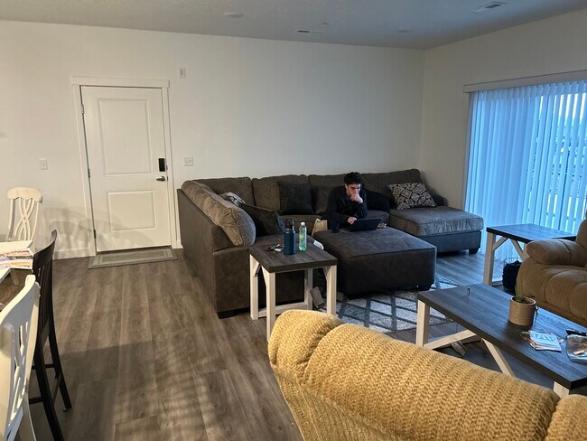 Building Photo - 891 S 2300 E