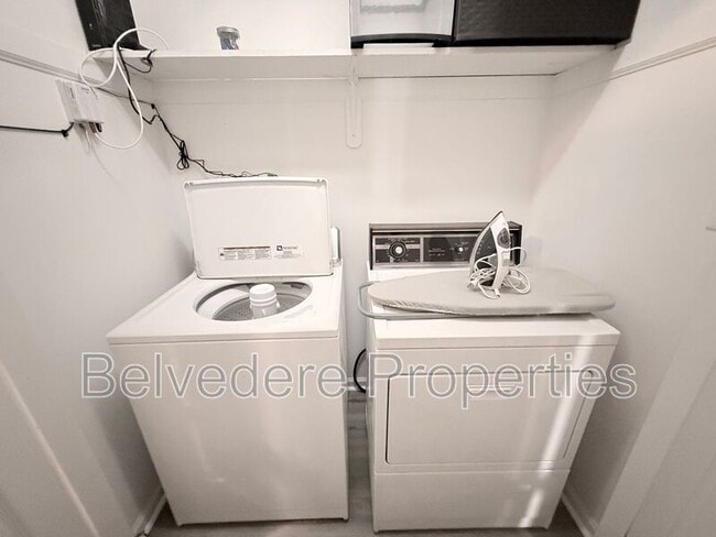 Building Photo - 415 N Dudley St