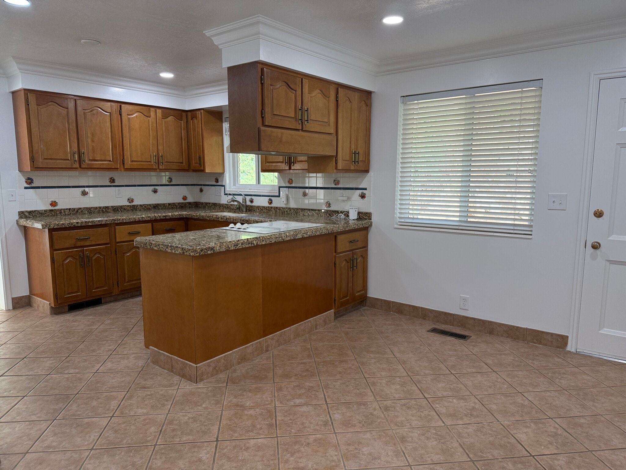 Building Photo - 4719 S Quail Point Rd