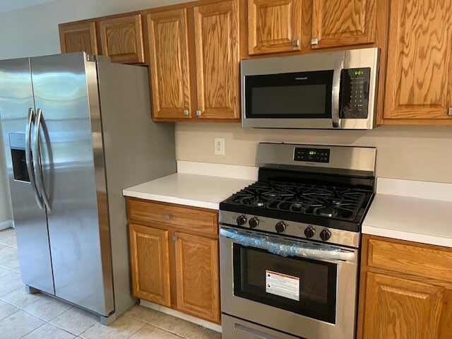 Building Photo - 2002 Larson Dr