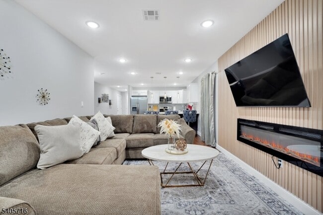 Building Photo - 225 S 9th St