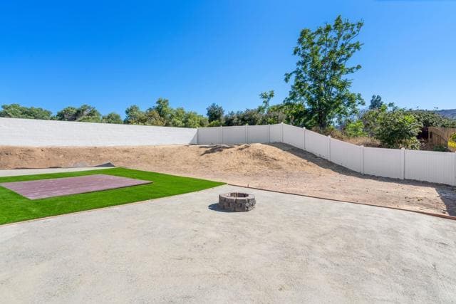 Building Photo - 9086 Los Coches Rd