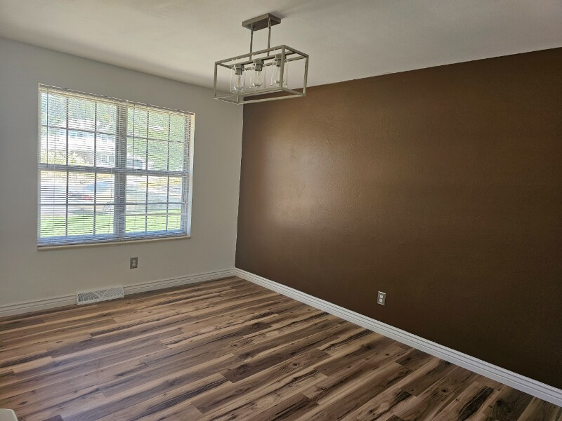 Building Photo - 2046 S Newark Way