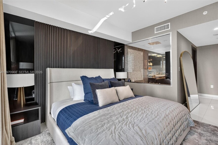 Building Photo - 200 Biscayne Boulevard Way