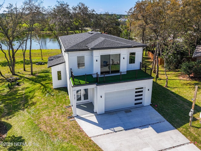 Building Photo - 2121 Broadwater Dr