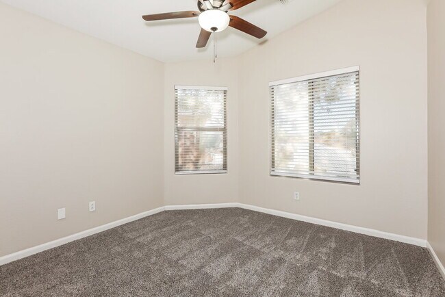 Building Photo - 3650 W Carlos Ln