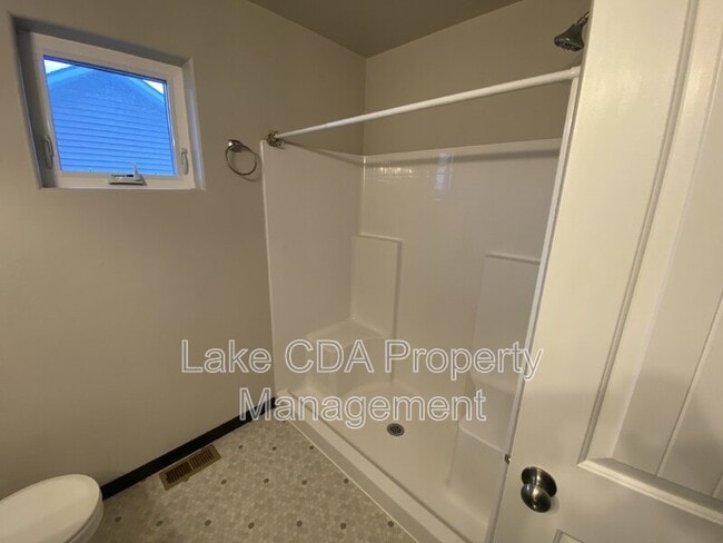 Building Photo - 12397 N Cavanaugh Dr