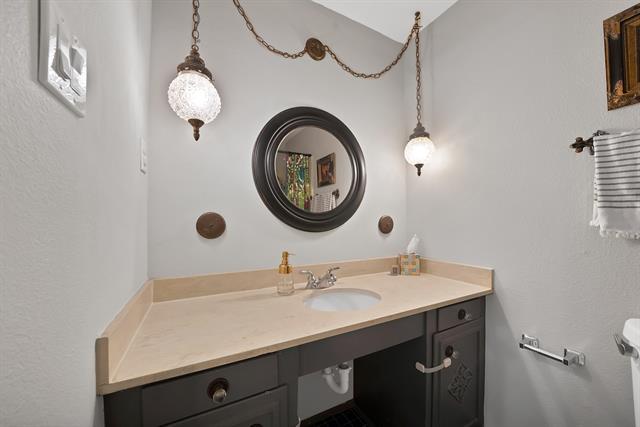 Building Photo - 1400 Lorrie Dr