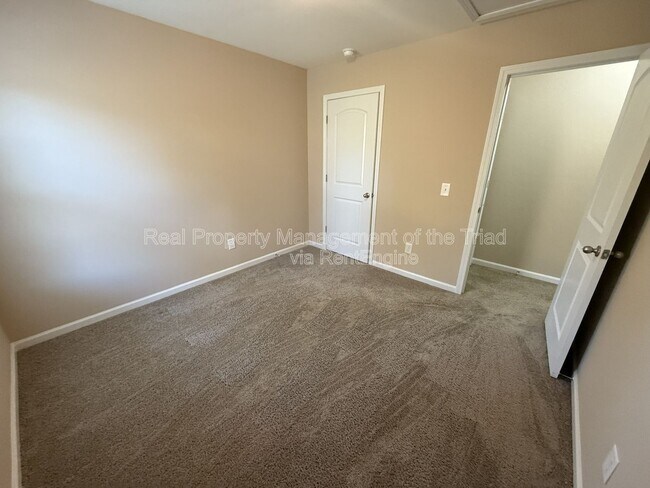 Building Photo - 2003 Chapel Park Ln